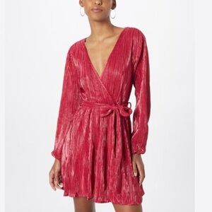 New! Bardot Bellissa Burgundy Pleat Long Sleeve Metallic Mini Dress 47669